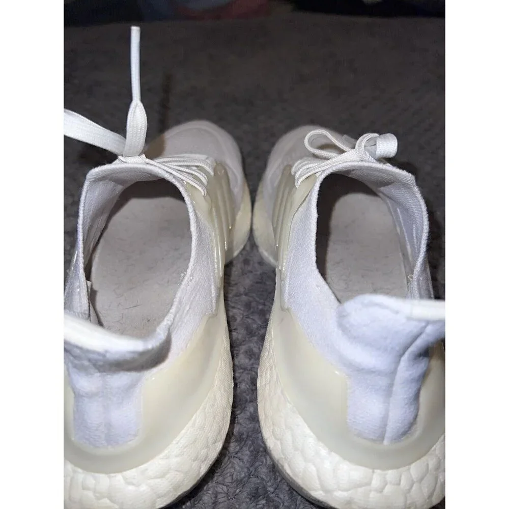 ADIDAS UltraBoost 22 Triple White Womens Sz 6
